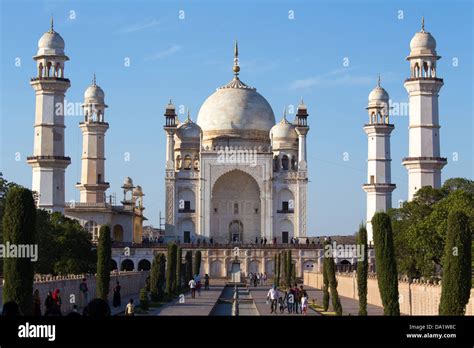  Bibi Ka Maqbara, Niezapomniane Marmurowe Arcydzieło w Aurangabad!