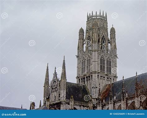  Panorama na cały Rouen? Podziwiaj widoki z Wieży Kościółka Saint-Ouen!